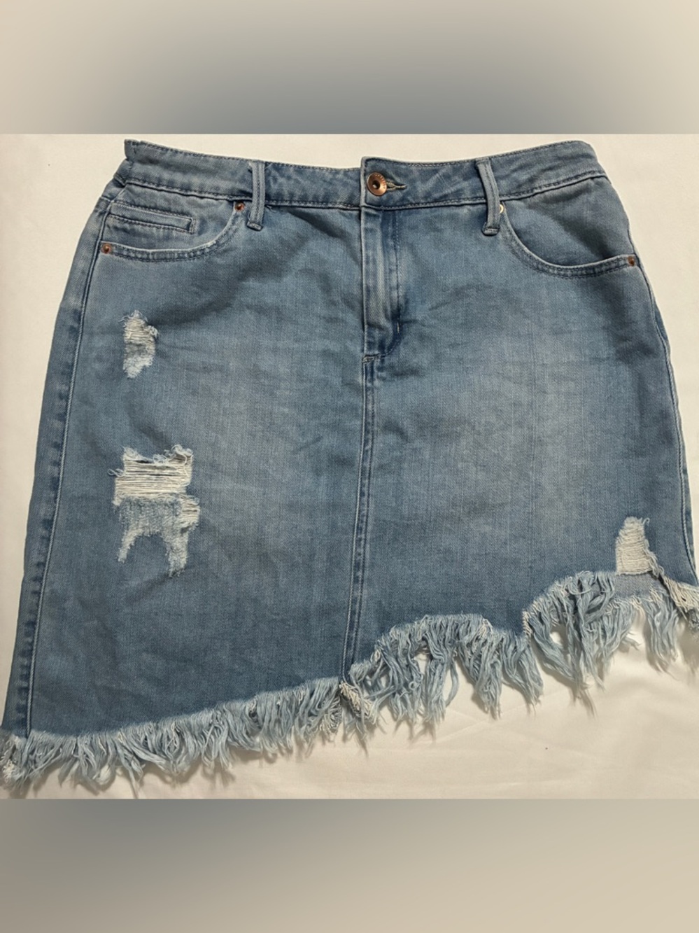 TRACTR BLU distressed denim assymeyricsl skirt Size Medium 4 pockets. Belt loops